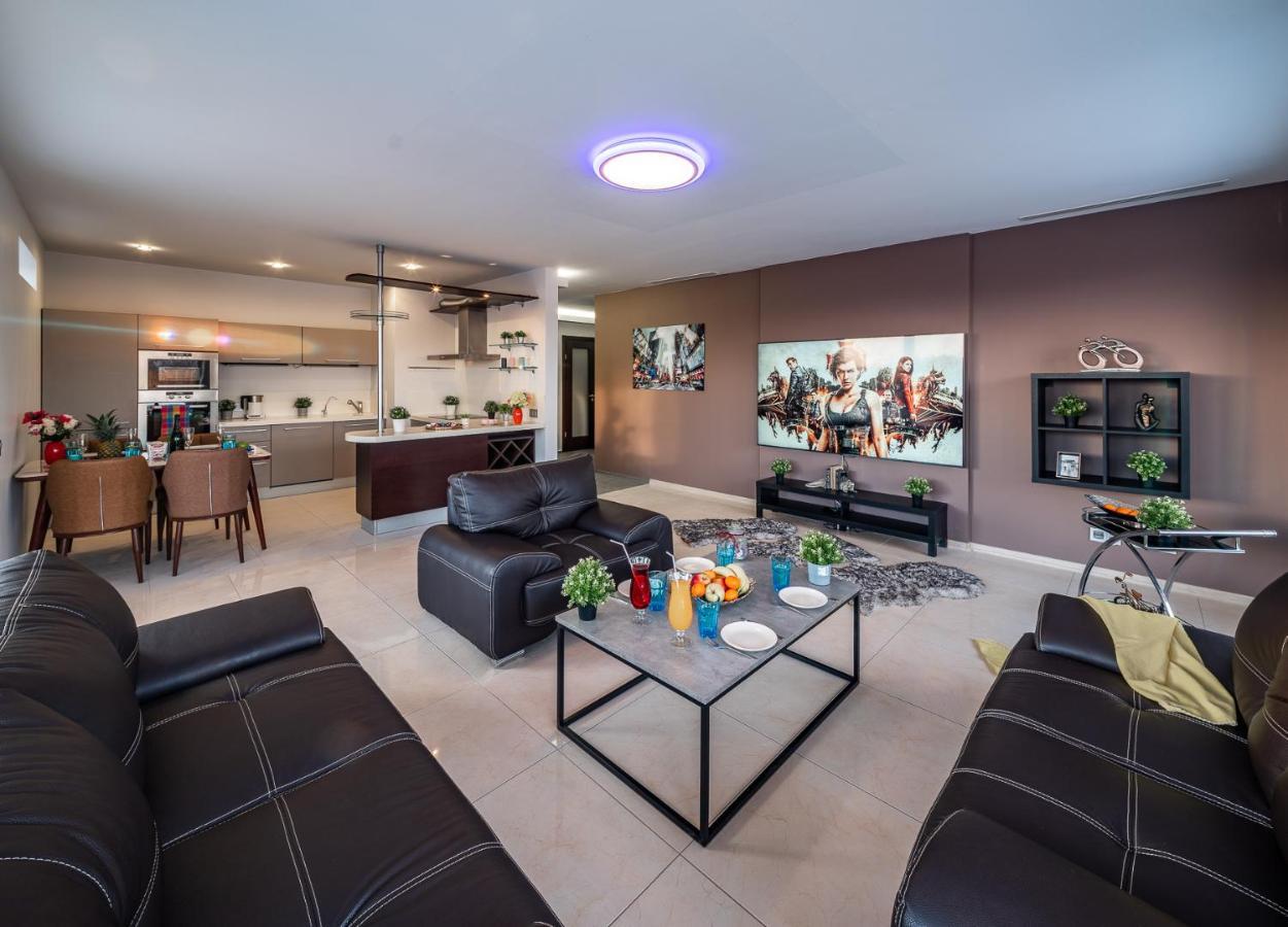 Skyhouse Riga Lux Penthouse & Spa ภายนอก รูปภาพ